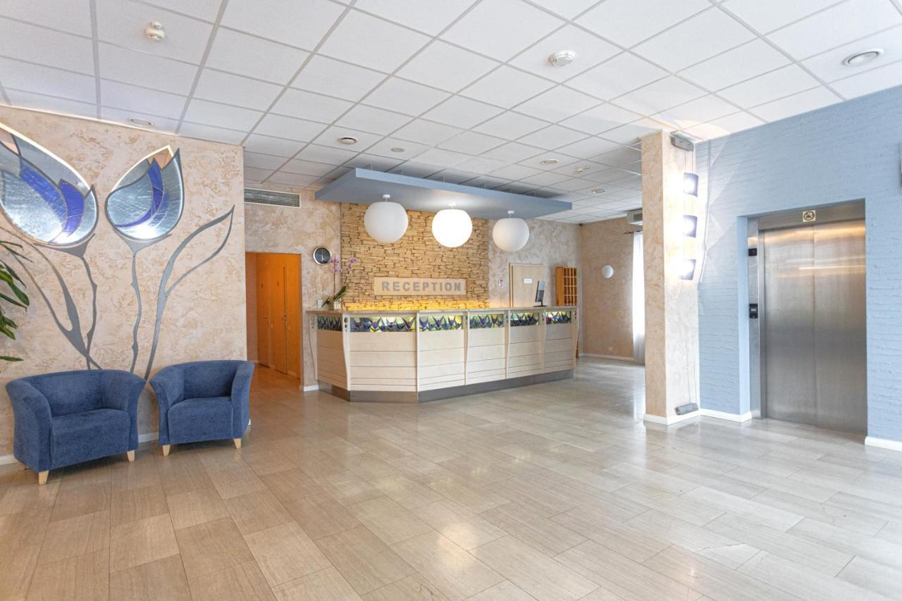 Good Stay Eiropa Hotel Economy Jūrkalne Eksteriør bilde