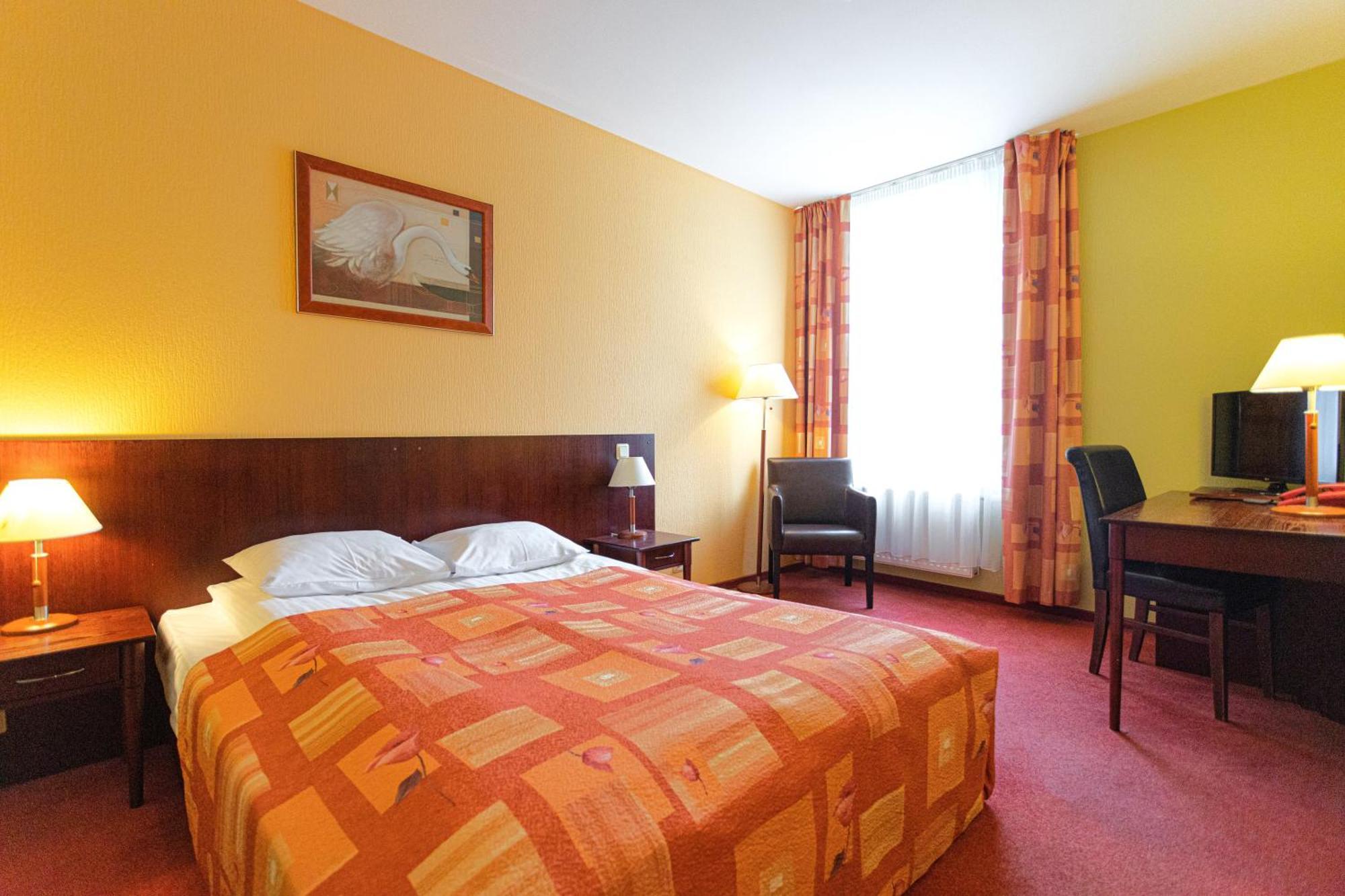 Good Stay Eiropa Hotel Economy Jūrkalne Eksteriør bilde