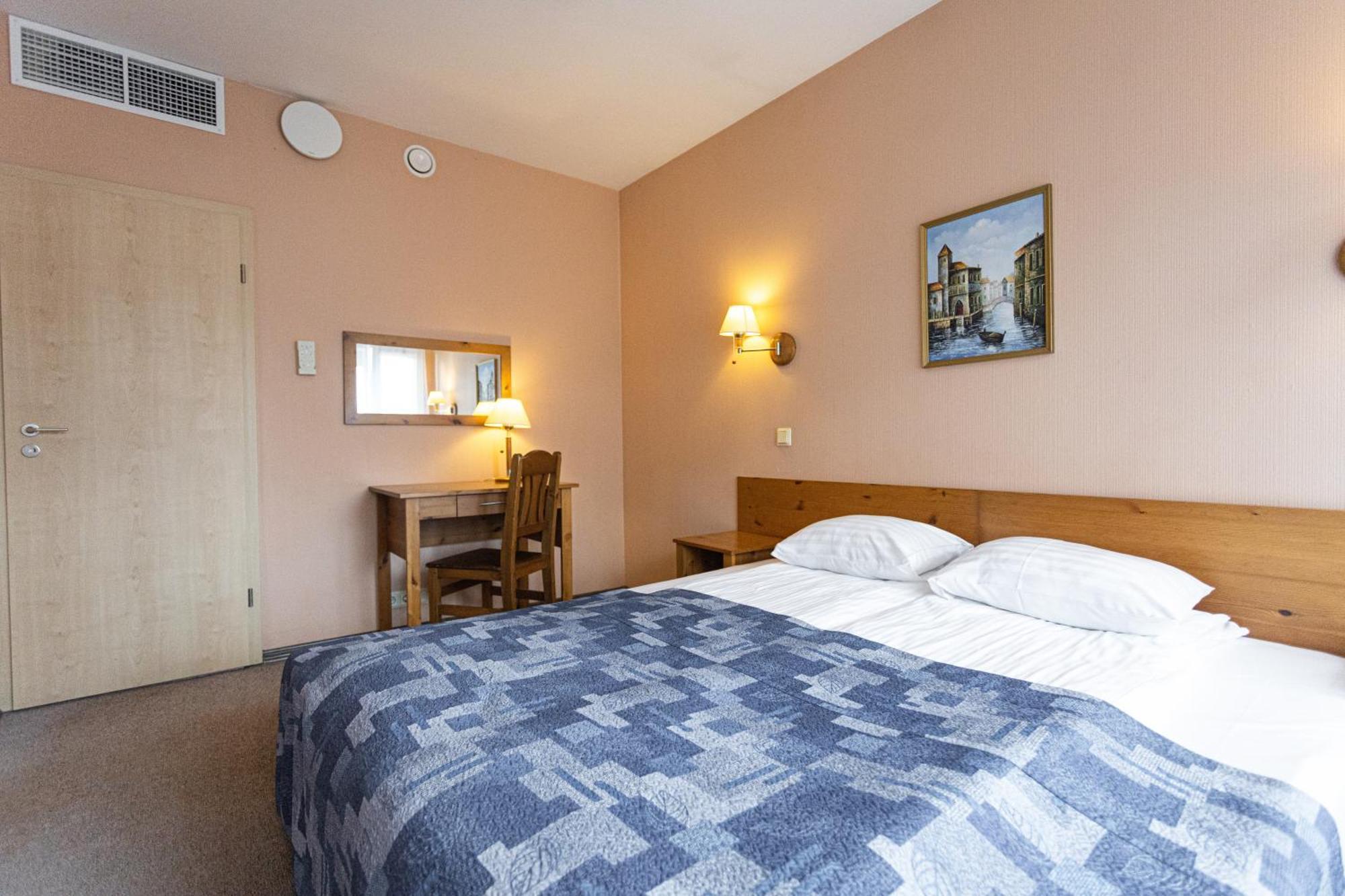 Good Stay Eiropa Hotel Economy Jūrkalne Eksteriør bilde