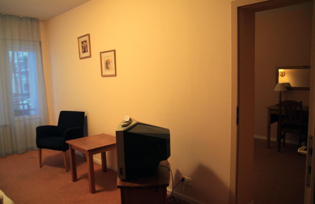 Good Stay Eiropa Hotel Economy Jūrkalne Eksteriør bilde