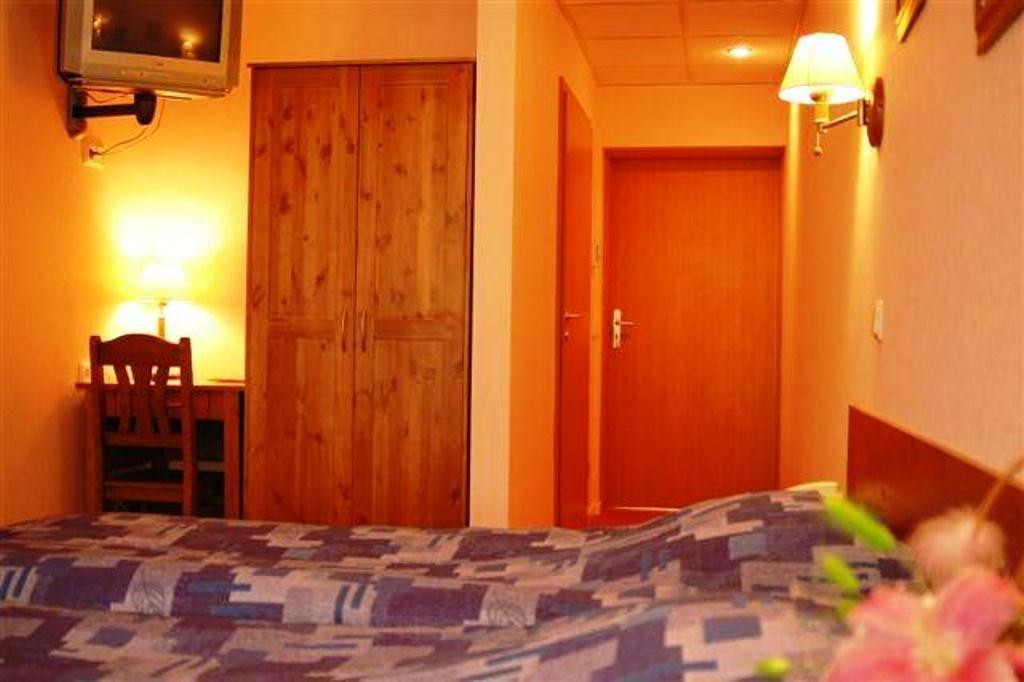 Good Stay Eiropa Hotel Economy Jūrkalne Eksteriør bilde