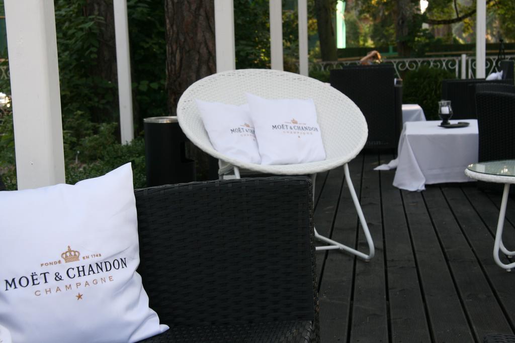 Good Stay Eiropa Hotel Economy Jūrkalne Eksteriør bilde